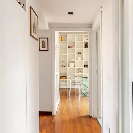 Modern With St Peter S Dome View Apartament